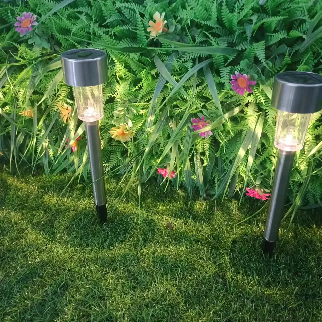 Wodoodporna solarna lampa ogrodowa do oświetlenia ścieżek i patio